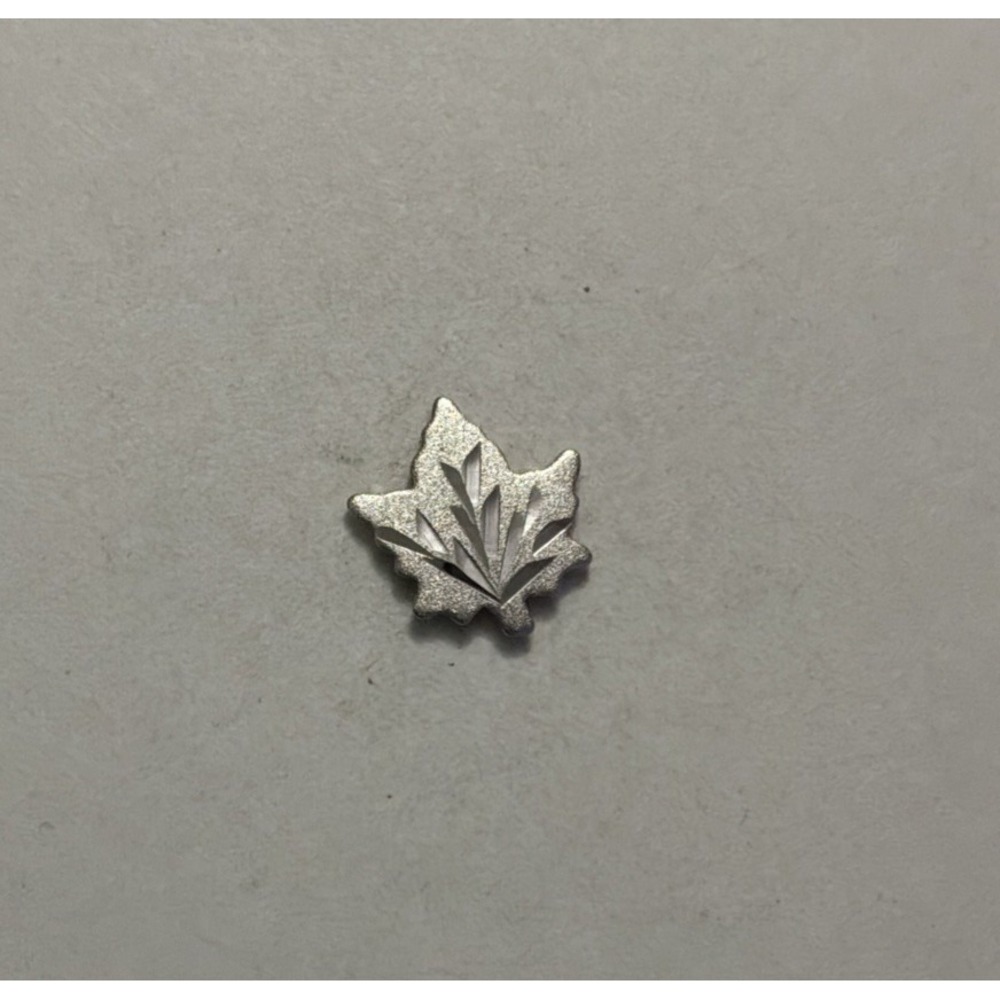 Maple Leaf Silver Tone Lapel Pin Brooch Pinback Small Nature Accessory